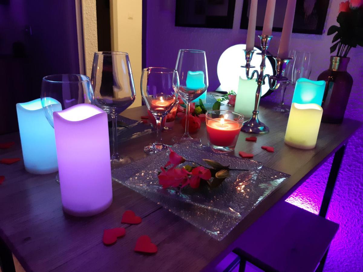 Luxe Sauna Privatif Et Grand Bain Jacuzzi A Deux A Biscarosse Plage Pour Nuit Romantique Avec Decoration Led Et Bougies Бискаррос Экстерьер фото
