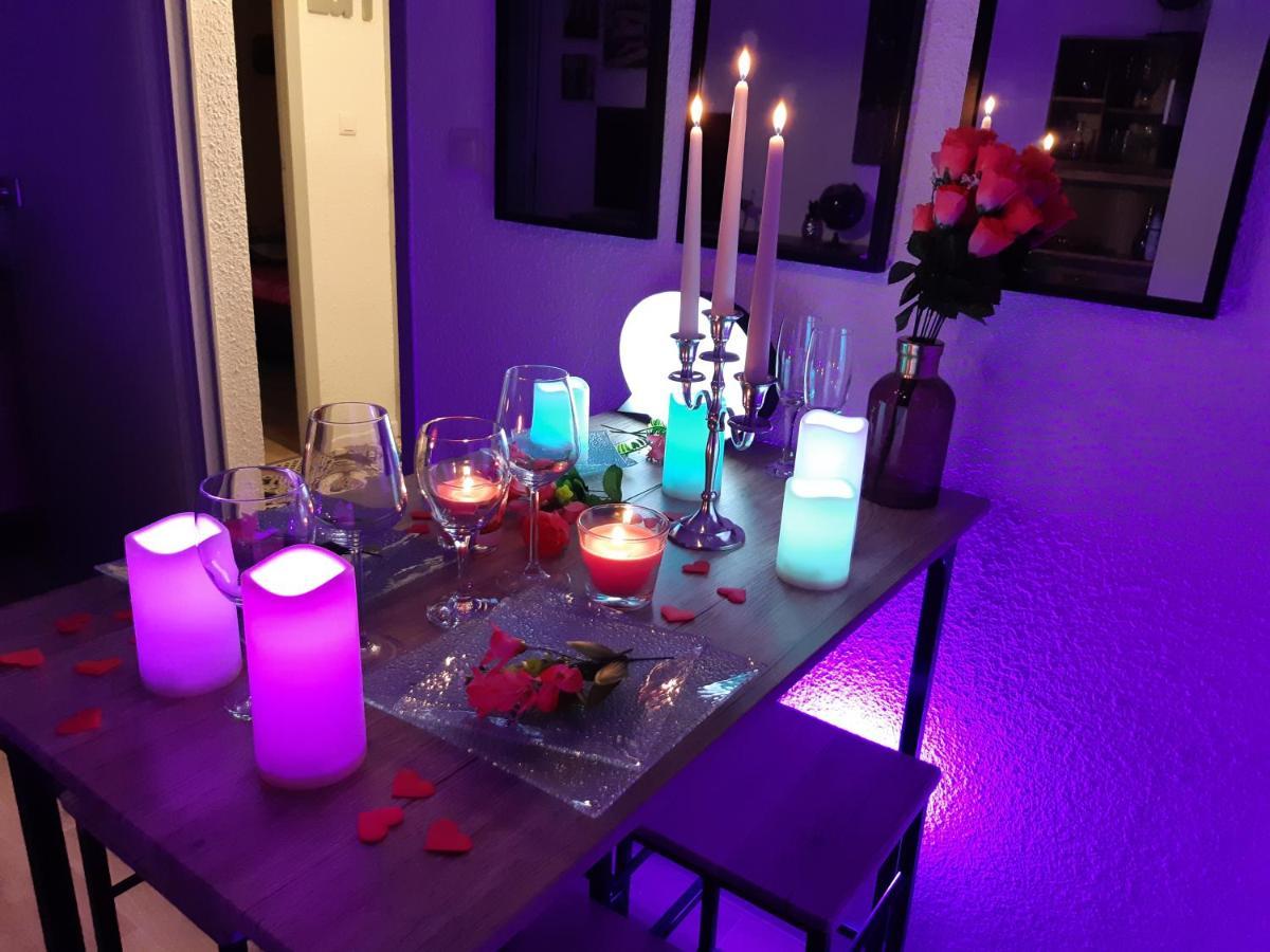 Luxe Sauna Privatif Et Grand Bain Jacuzzi A Deux A Biscarosse Plage Pour Nuit Romantique Avec Decoration Led Et Bougies Бискаррос Экстерьер фото